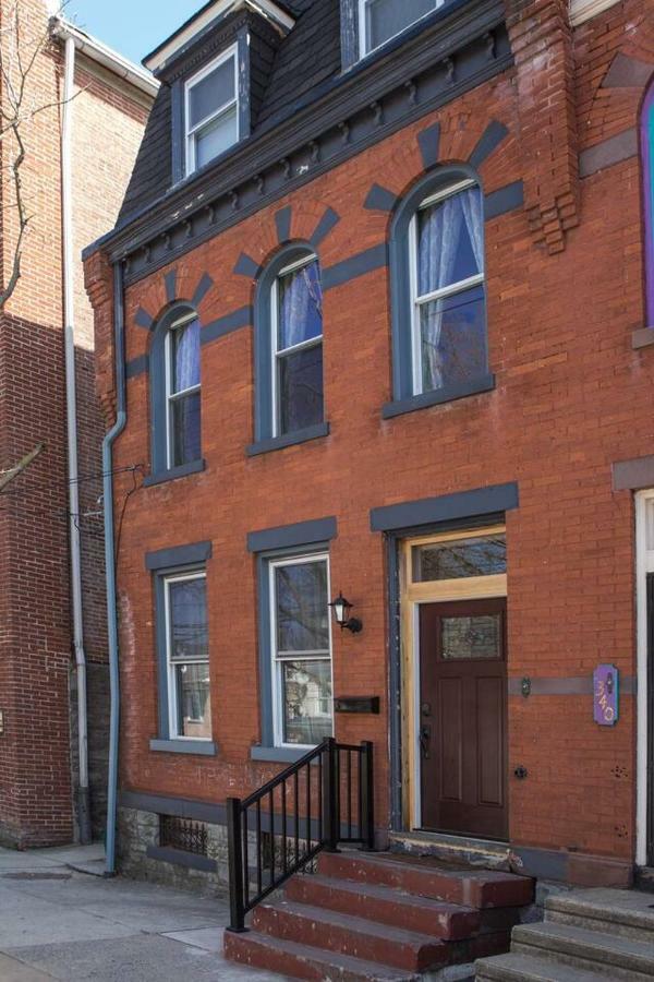 Cozy Hideaway In The Heart Of Lancaster Apartment Exterior foto